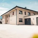 Haus Bachinger Apartment