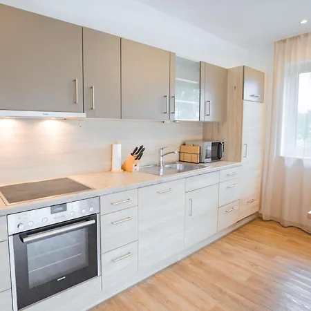 Haus Bachinger شقة